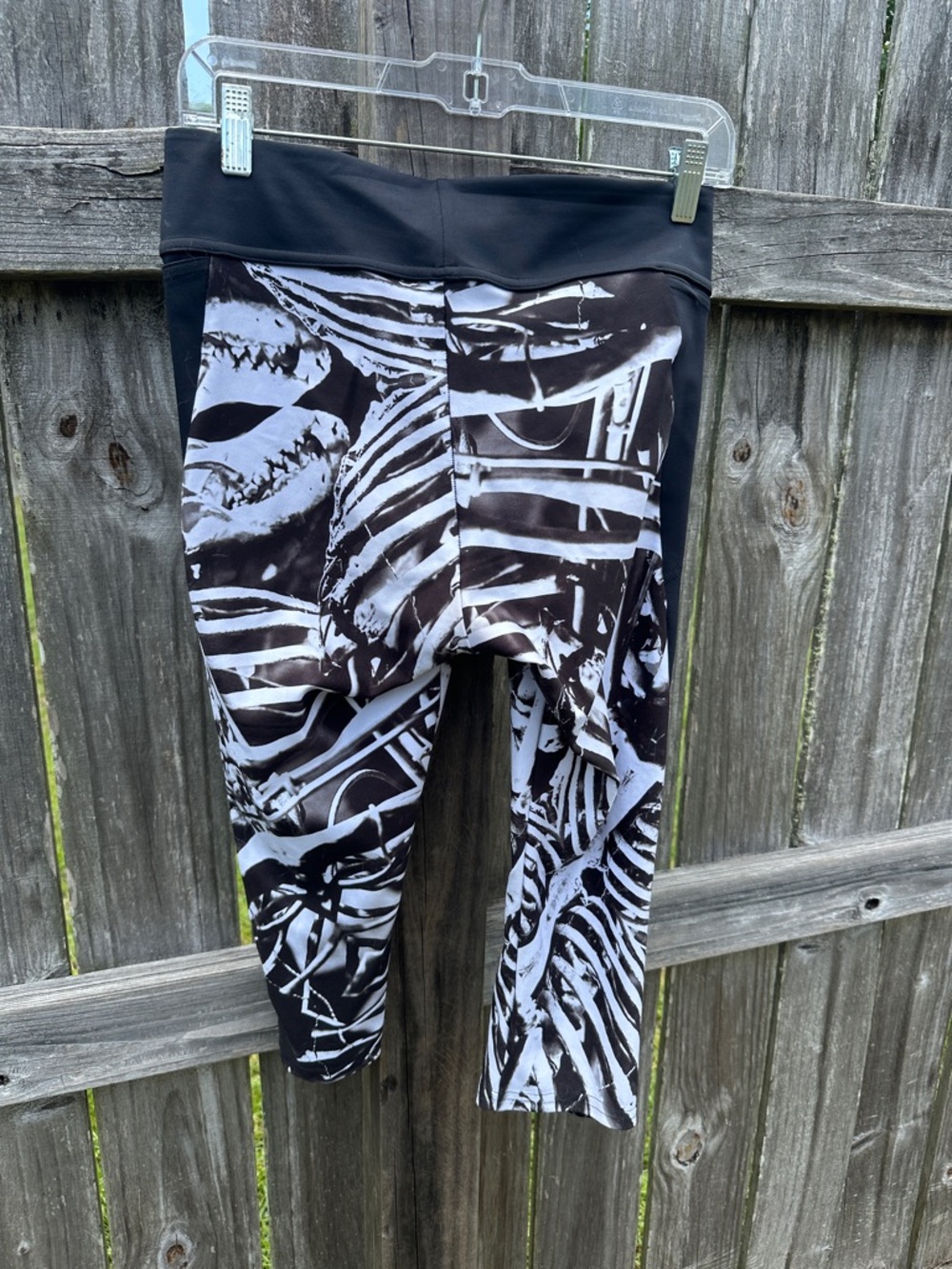 Blackmilk capris - Picture 5 of 6